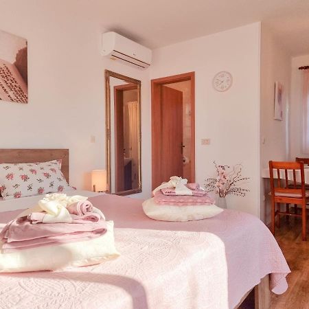 Santo Apartment Novigrad  Bagian luar foto